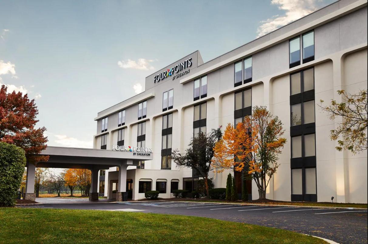 Four Points By Sheraton Chicago Westchester/Oak Brook Hotel Exterior photo