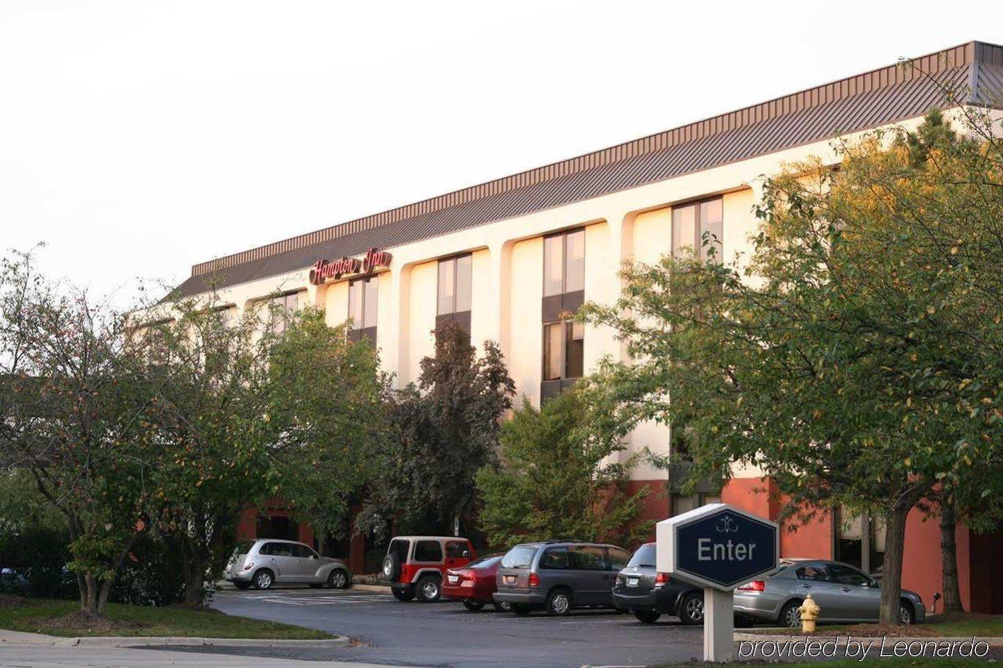 Four Points By Sheraton Chicago Westchester/Oak Brook Hotel Exterior photo