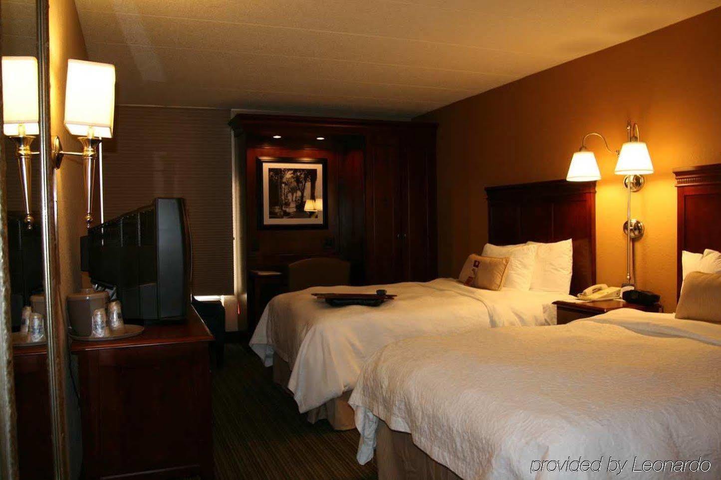 Four Points By Sheraton Chicago Westchester/Oak Brook Hotel Room photo